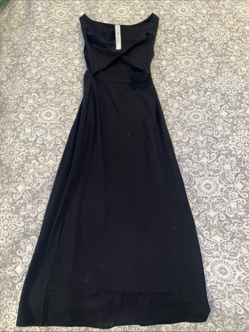 LULULEMON Elegant Black Maxi Dress with Twist Front Detail